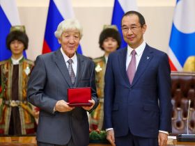 Айсен Николаев вручил государственные награды отличившимся якутянам