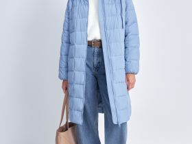 Пуховое пальто с капюшоном