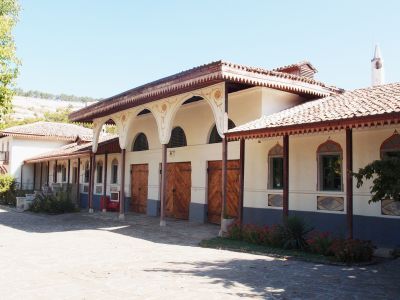 Конюшенный корпус