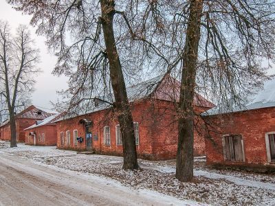 Четыре служебных корпуса