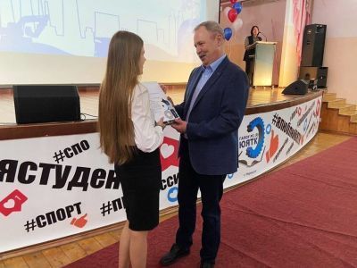 «Якутуголь» поблагодарил студентов за успехи в прохождении практики