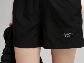 Спортивные шорты