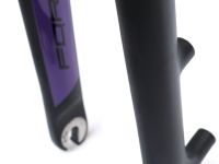 Жесткая карбоновая вилка Format 5343 1-1/8-1.5 28&quot; (черный матовый / зеленый 183 мм эксцентрик 9 мм шток 1 1/8&quot;-1.5&quot; (28.6 мм - 38.1 мм), карбон для дисковых тормозов)