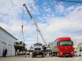 «Техника и 10 тонн посылок»: из Якутии отправили рейс с гуманитарным грузом для участников СВО