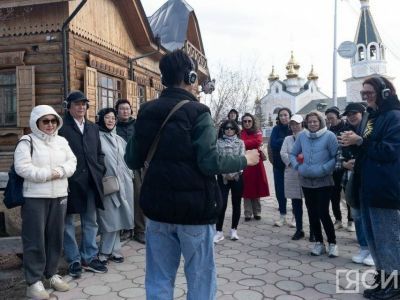 В Якутске прошла иммерсивная прогулка «Сокровища Туймаады»