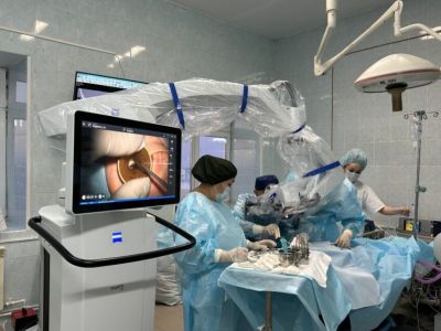 В РБ №2–ЦЭМП обновили оборудование и провели мастер-класс по микрохирургии уха