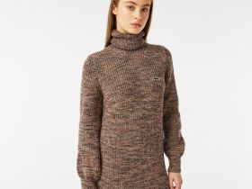 Шерстяное платье Lacoste с высоким воротом