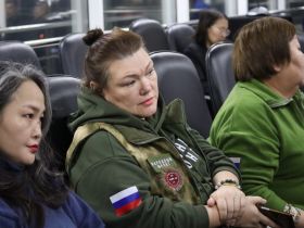 В Якутии семьи участников СВО встретились с представителями власти и воинских частей