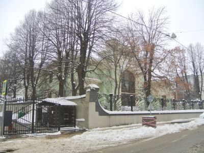 Особняк Дерожинской в Штатном переулке со служебным флигелем и оградой