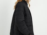 Утепленная куртка с накладными карманами