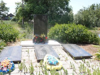 Братская могила советских воинов, погибших в период Сталинградской битвы