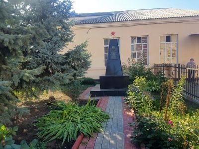 Братская могила советских воинов, павших в годы Великой Отечественной войны (Экажево)