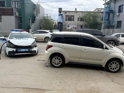 В Якутске водитель протаранил машину ДПС после оформления протокола