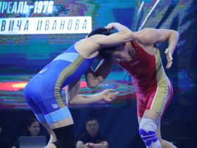 Якутские борцы стали победителями матчевой встречи к 75-летию Александра Иванова