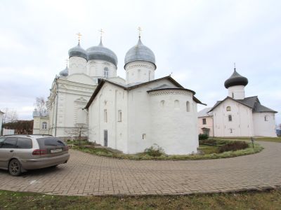 Ансамбль Зверина (Покровского) монастыря