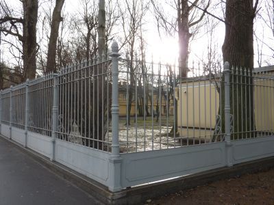 Ограда сада академии