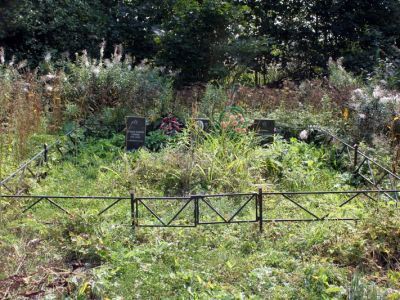 Братское захоронение советских воинов, погибших в 1941-1944 гг.