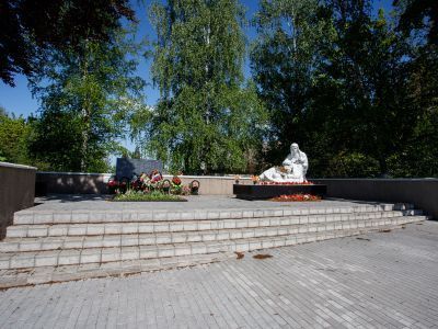 Братская могила советских воинов, погибших в январе 1945 года