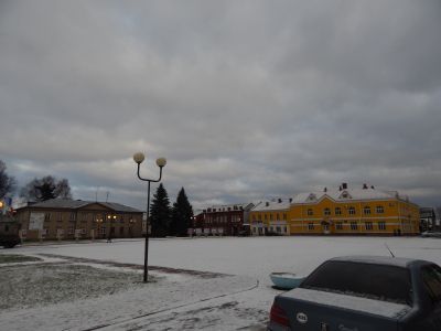 Памятное место массовых митингов и демонстраций трудящихся города в первые годы Советской власти 1917-1918 гг.