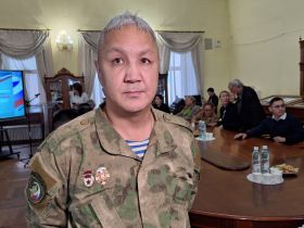 В Якутске презентовали книгу об участнике СВО Александре Семенове