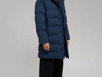 Утепленное пальто с воротником-стойкой