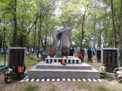 Братская могила 5 советских воинов, погибших в 1943 г. в боях с немецко-фашистскими захватчиками