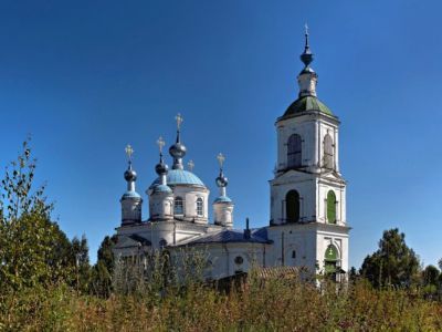 Воздвиженская церковь с иконостасом сер. XIX в.