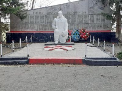 Мемориальный комплекс воинам ГПЗ Катунь, погибшим в годы Великой Отечественной войны (1941-1945 гг.)