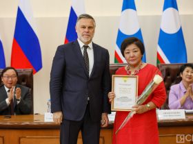 Государственные награды вручили медицинским работникам Якутии