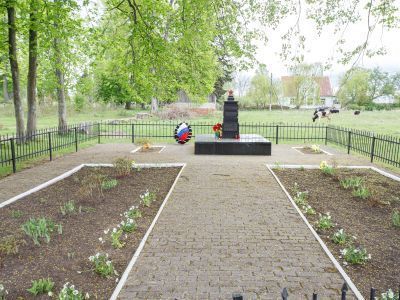 Братская могила советских воинов, погибших в январе 1945 года