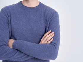 Джемпер прямого силуэта с округлым вырезом