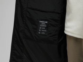 Утепленное пальто с утяжниками на талии