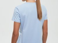 Базовая футболка приталенного силуэта