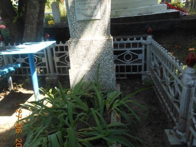 Могила Жалобинского А.И., зверски убитого кулаками в 1931 году