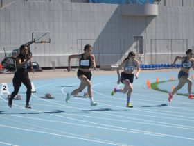 Порядка 300 юных легкоатлетов собрало первенство Якутии