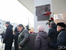 В Якутске почтили память Владимира Членова в день его 75-летия