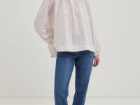 Блузка с округлым вырезом свободного силуэта