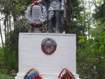 Братская могила 2 воинов Советской Армии, погибших в период Великой Отечественной войны