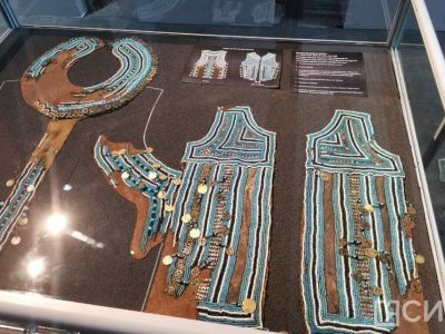 Древний кафтан, предположительно принадлежавший удаганке, представили на выставке в Якутске