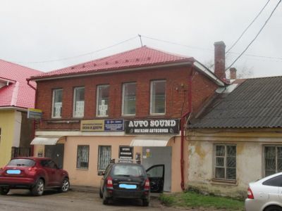 Дом жилой со складским помещением