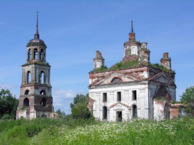 Успенская церковь с колокольней