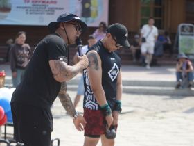 В Якутске известные спортсмены показали мастер-классы в День России