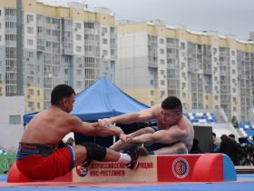 Стали известны победители соревнований по мас-рестлингу и борьбе корэш на Сабантуе