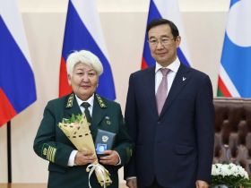 Айсен Николаев наградил лучших работников лесной отрасли Якутии