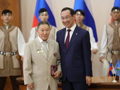 Знак «Почетный отец» вручили трем жителям Якутии