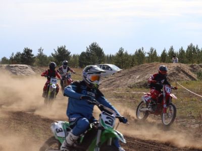 В Кысыл-Сыре прошли соревнования по мотокроссу