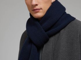 Шарф из шерсти