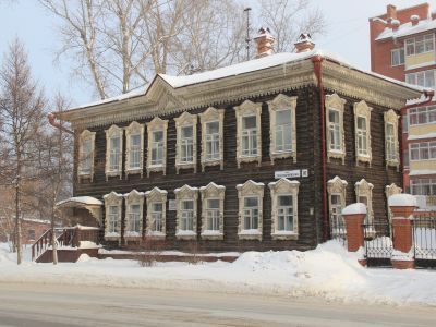 Двухэтажный жилой дом