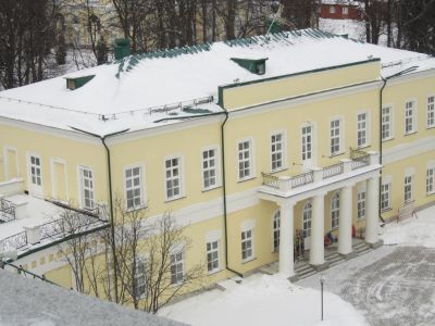 Флигель западный