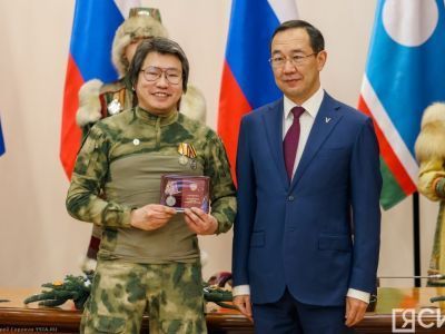 Врача из Якутии, участвовавшего в СВО, наградили медалью «За храбрость»